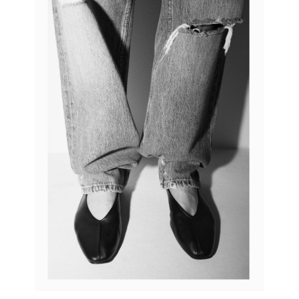 Zara Black Square-Toe Leather Flats